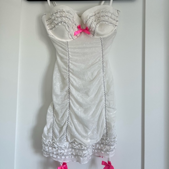 Victoria Secret intimates - Picture 1 of 3